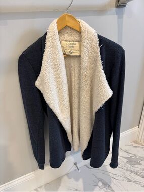 California Moonrise Women's Navy Jacket with Cream Sherpa Collar